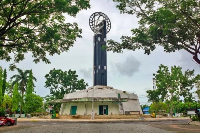 Equator Monument Park Pontianak, A Favorite Destination to Witness a Unique Phenomenon and Enhance Your Astronomical Knowledge